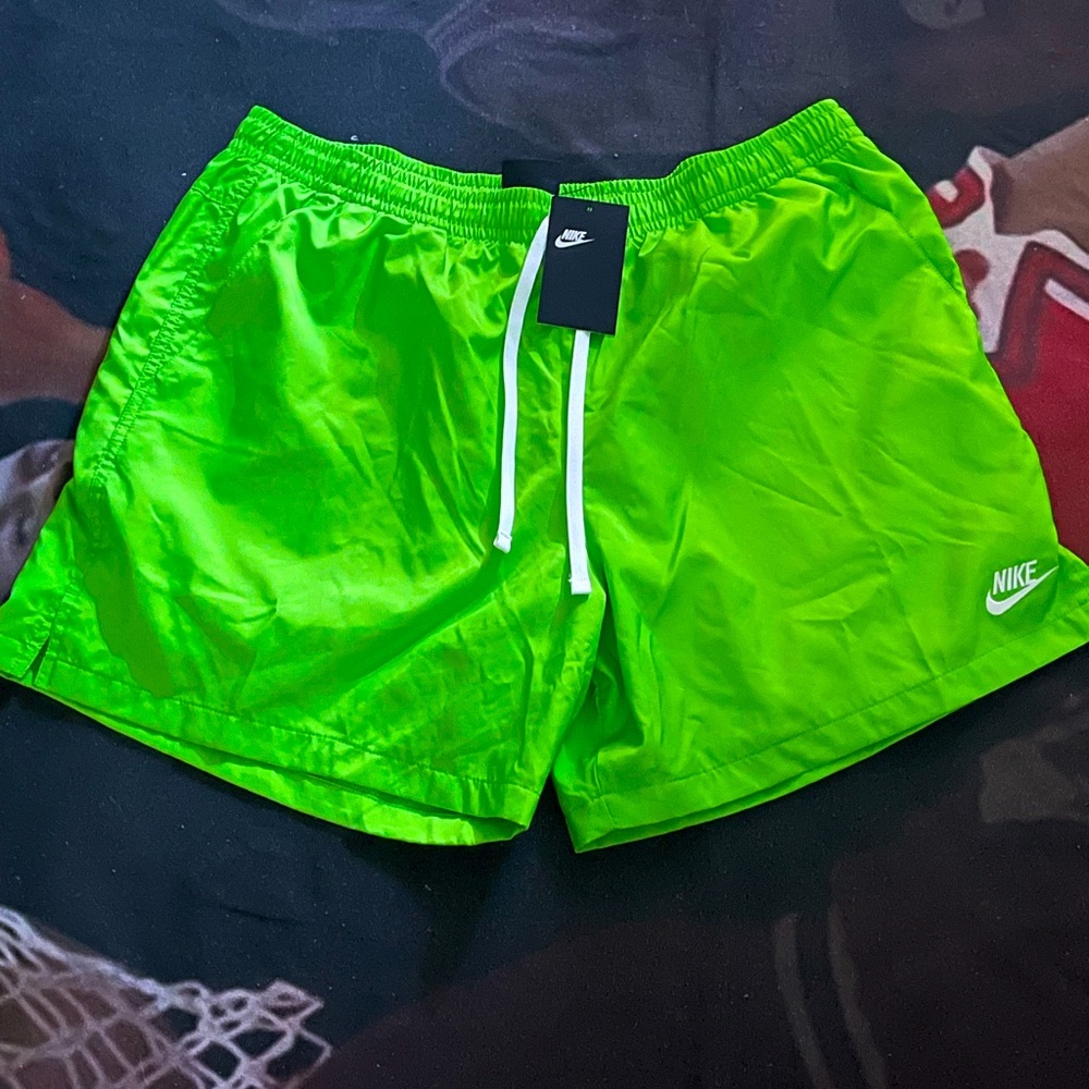 Used - Nike Club Essentials Woven Flow Shorts (Tag has been removed)